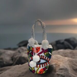 NWT Wuitusu Mya Large Short Handle Design PomPom Mochila Punch Needle Handmade